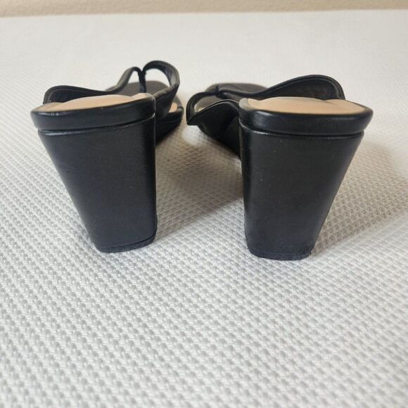 Bleecker and Bond Zetta Wedge Sandal Womens Size 8 Black Leather - Picture 8 of 13